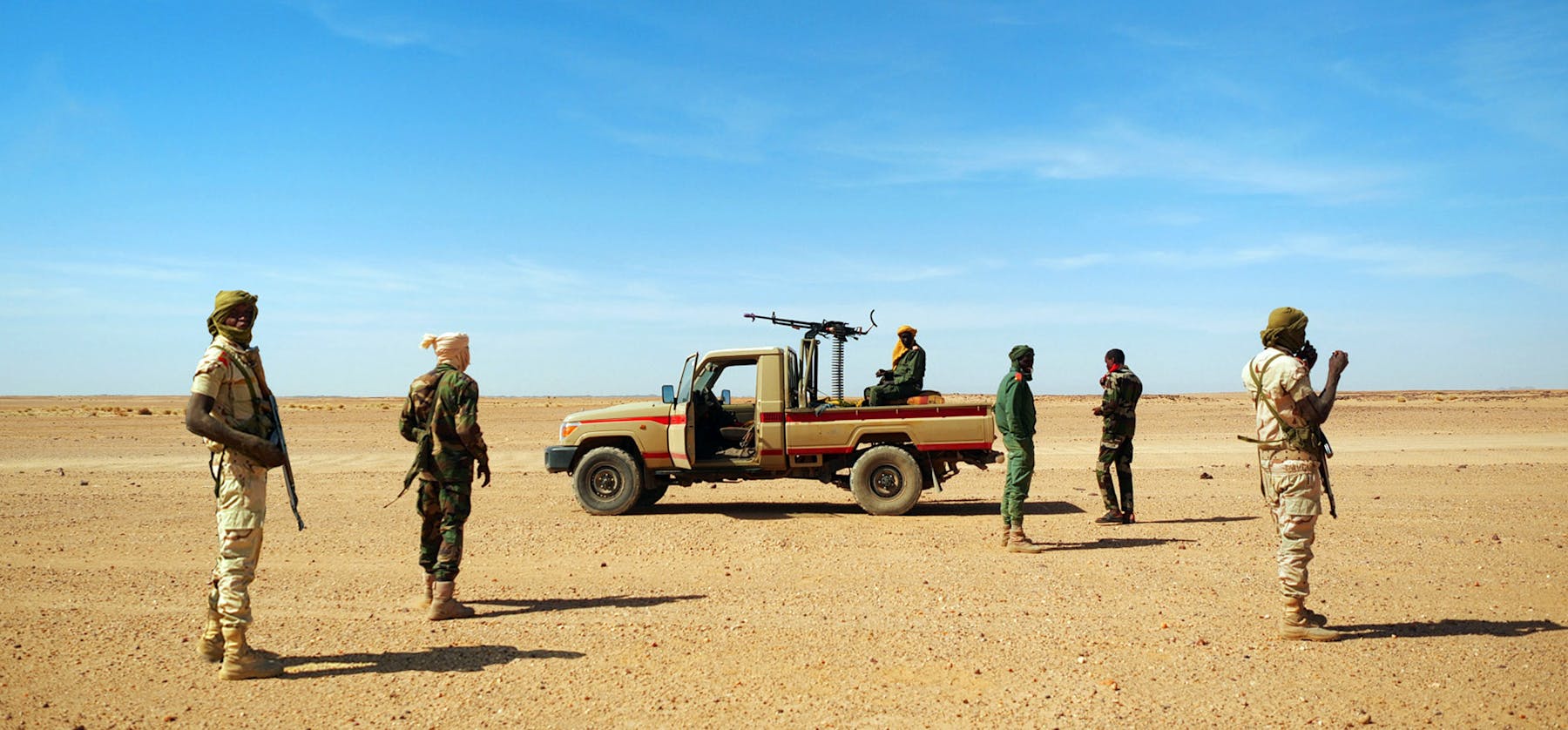 Bild 1 von On The Border