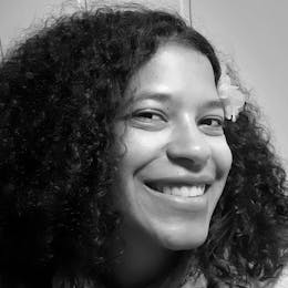 Portrait von Oana Lacroix
